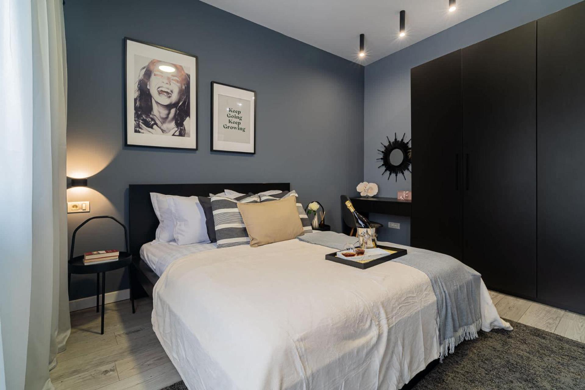 Chic Black & White 2Br Retreat On Dambovitei Bucharest Exterior photo